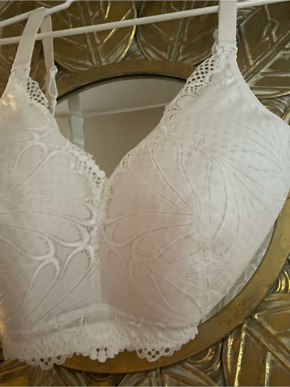 Momanda NursingBra 
38DD
Triumph Lift Drop-Down 
Xtra Hook/Eye
Wireless 
New